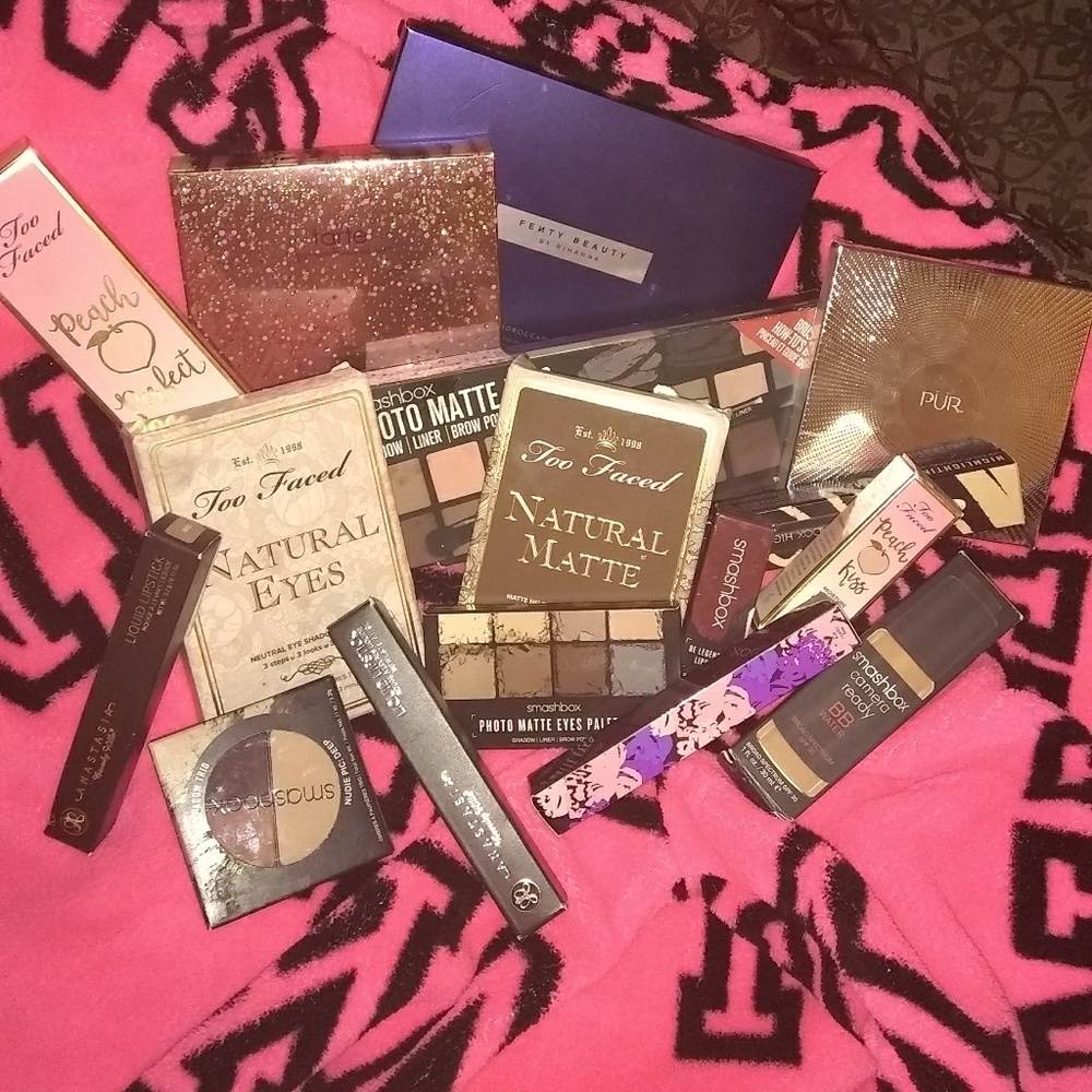 Tons Of Make Up💞😍